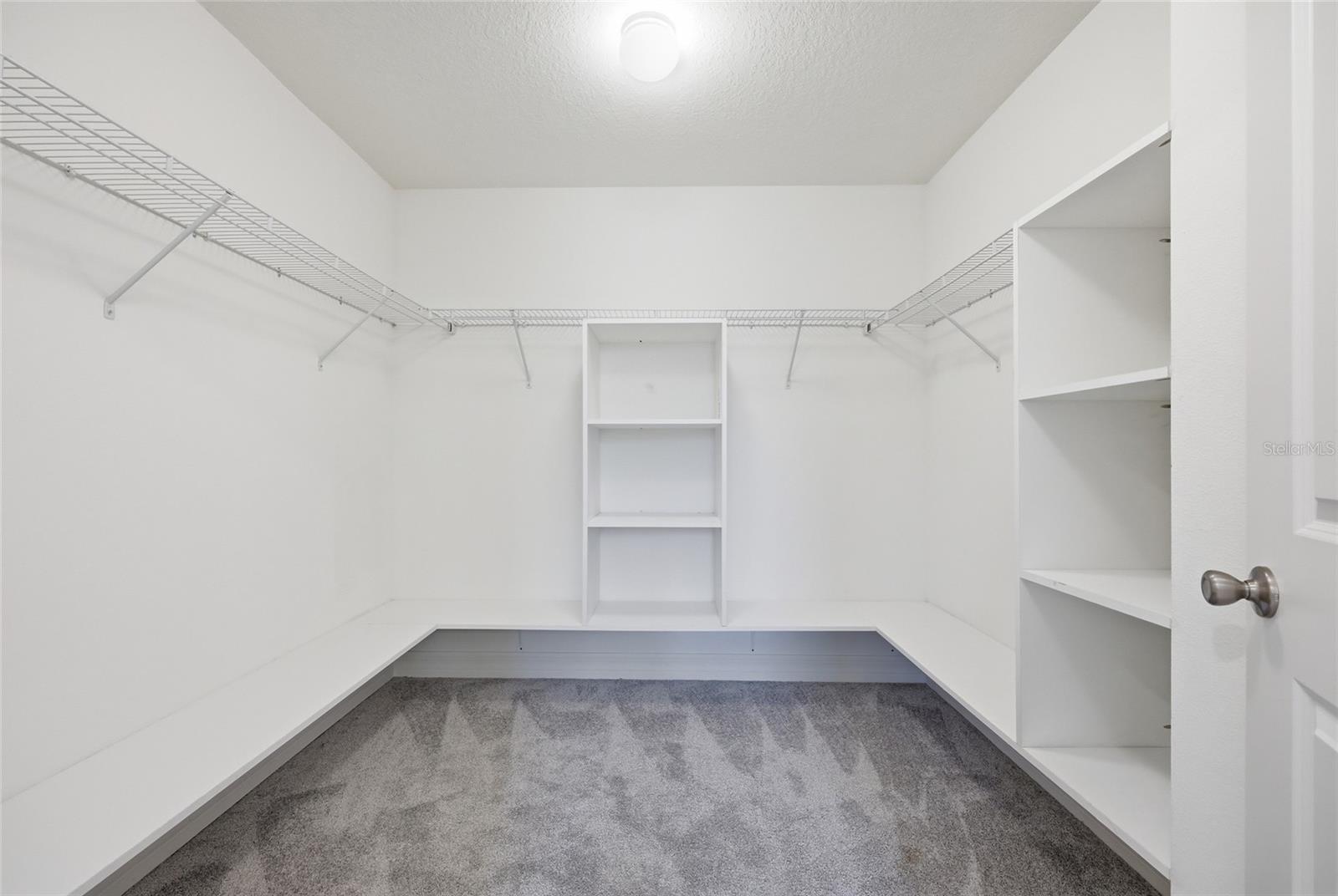 Image 17 of 35 For 1096 Papaya Circle