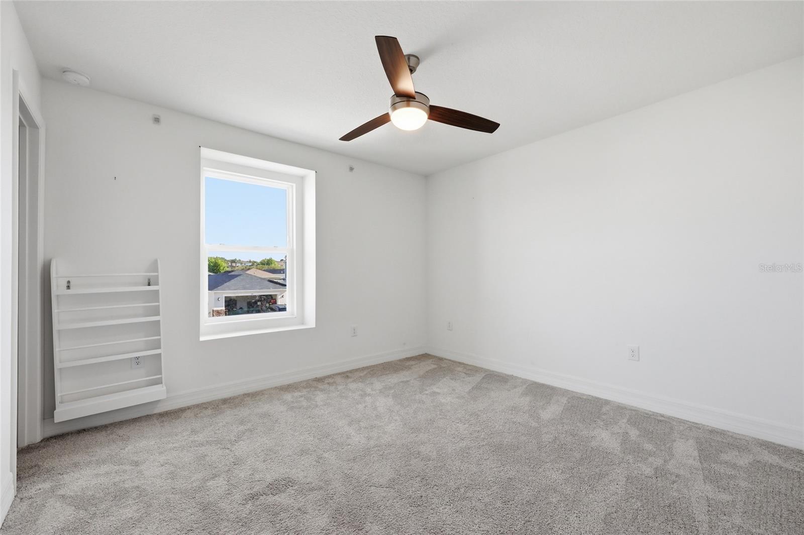 Image 19 of 35 For 1096 Papaya Circle