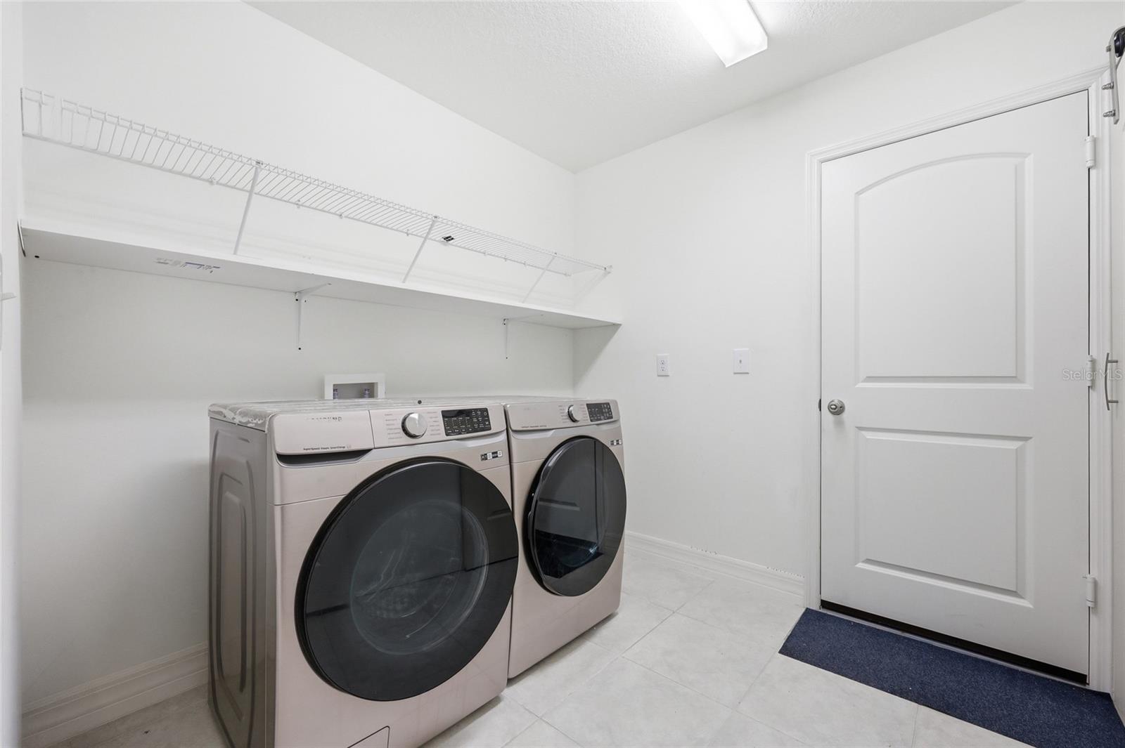 Image 23 of 35 For 1096 Papaya Circle