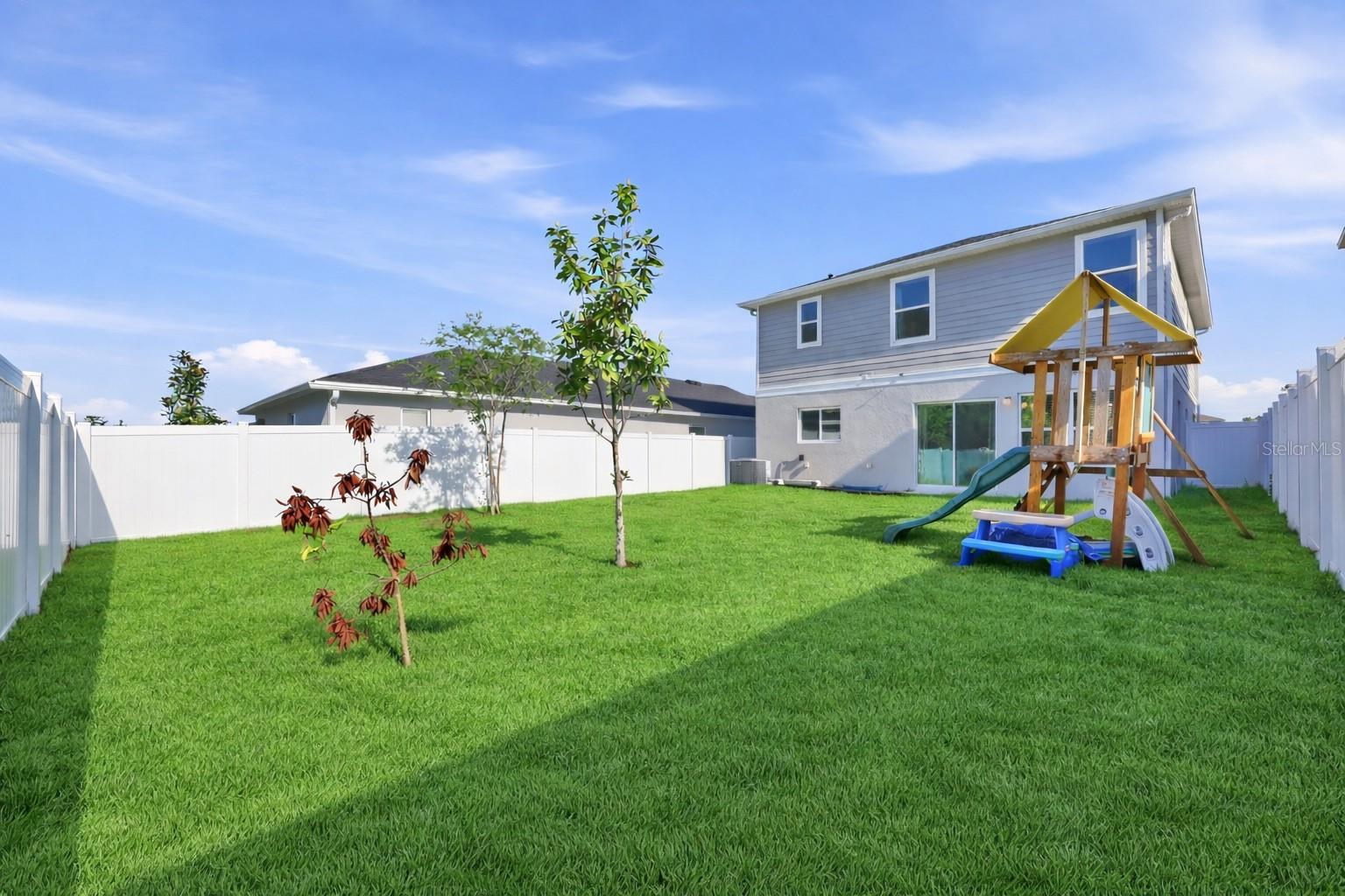 Image 24 of 35 For 1096 Papaya Circle