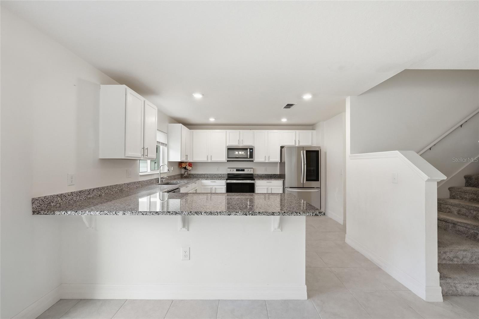 Image 7 of 35 For 1096 Papaya Circle