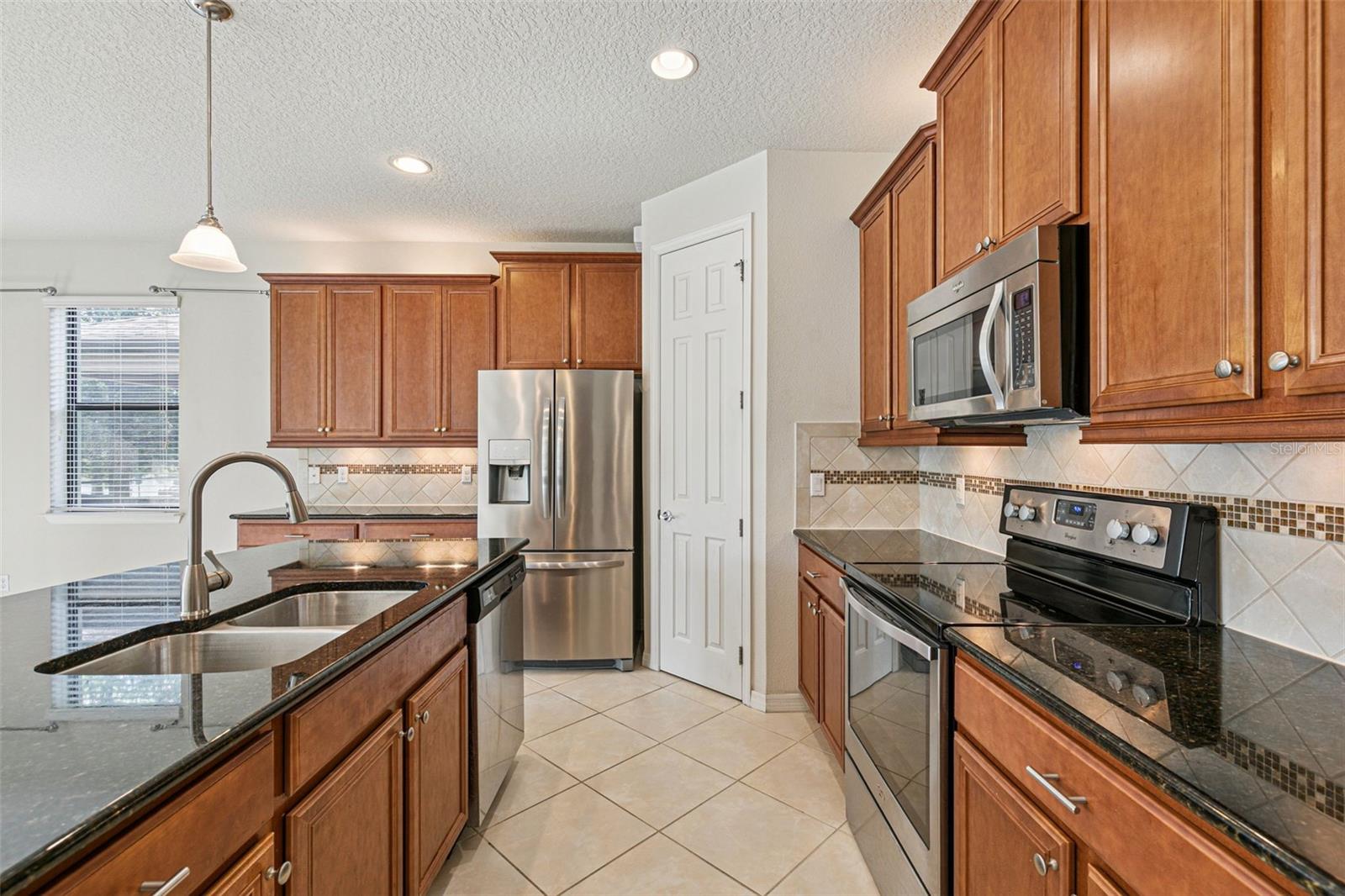 Image 5 of 33 For 7137 Beek Street