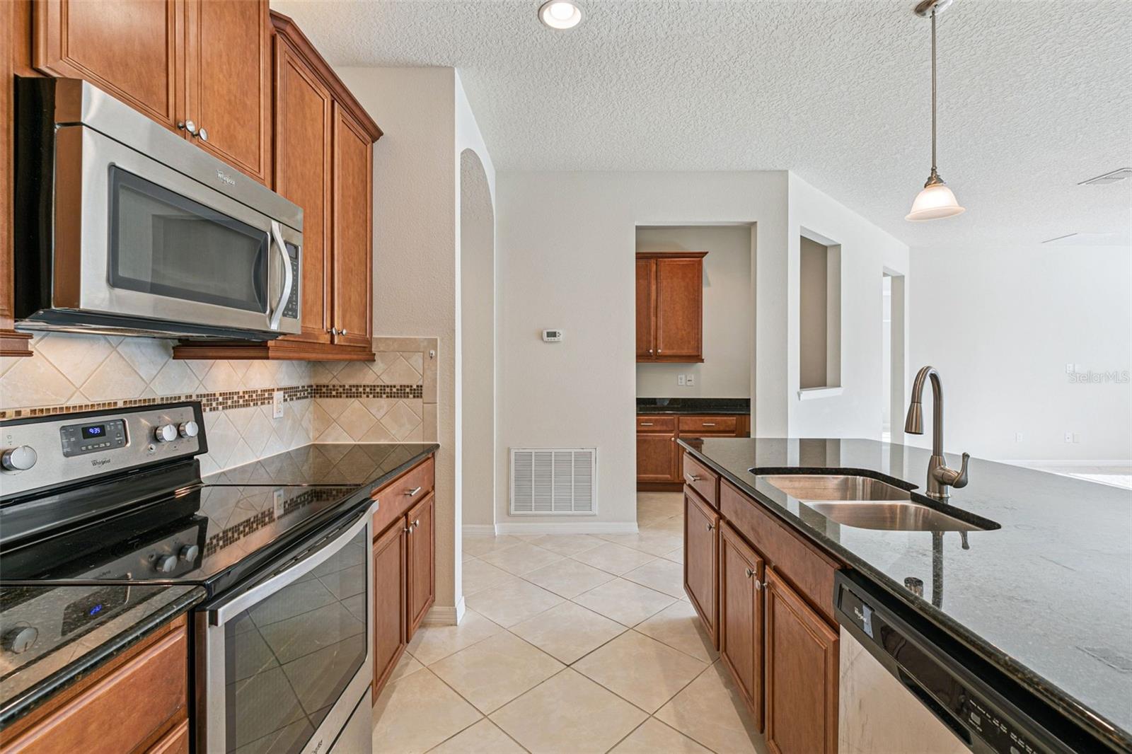 Image 6 of 33 For 7137 Beek Street