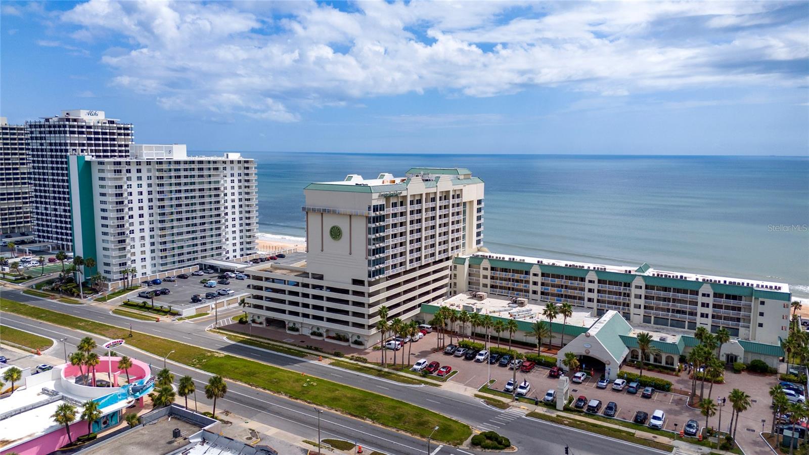 Image 4 of 39 For 2700 Atlantic Avenue 821