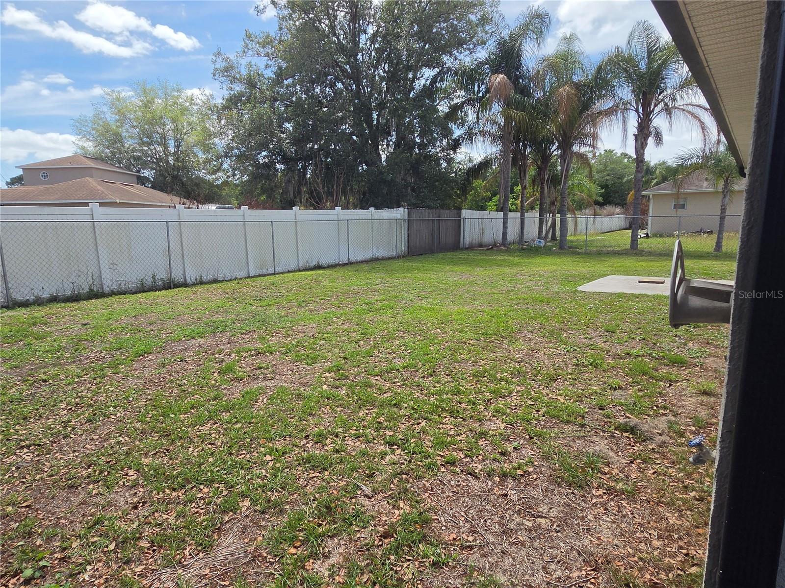 Image 17 of 18 For 447 Lark Court