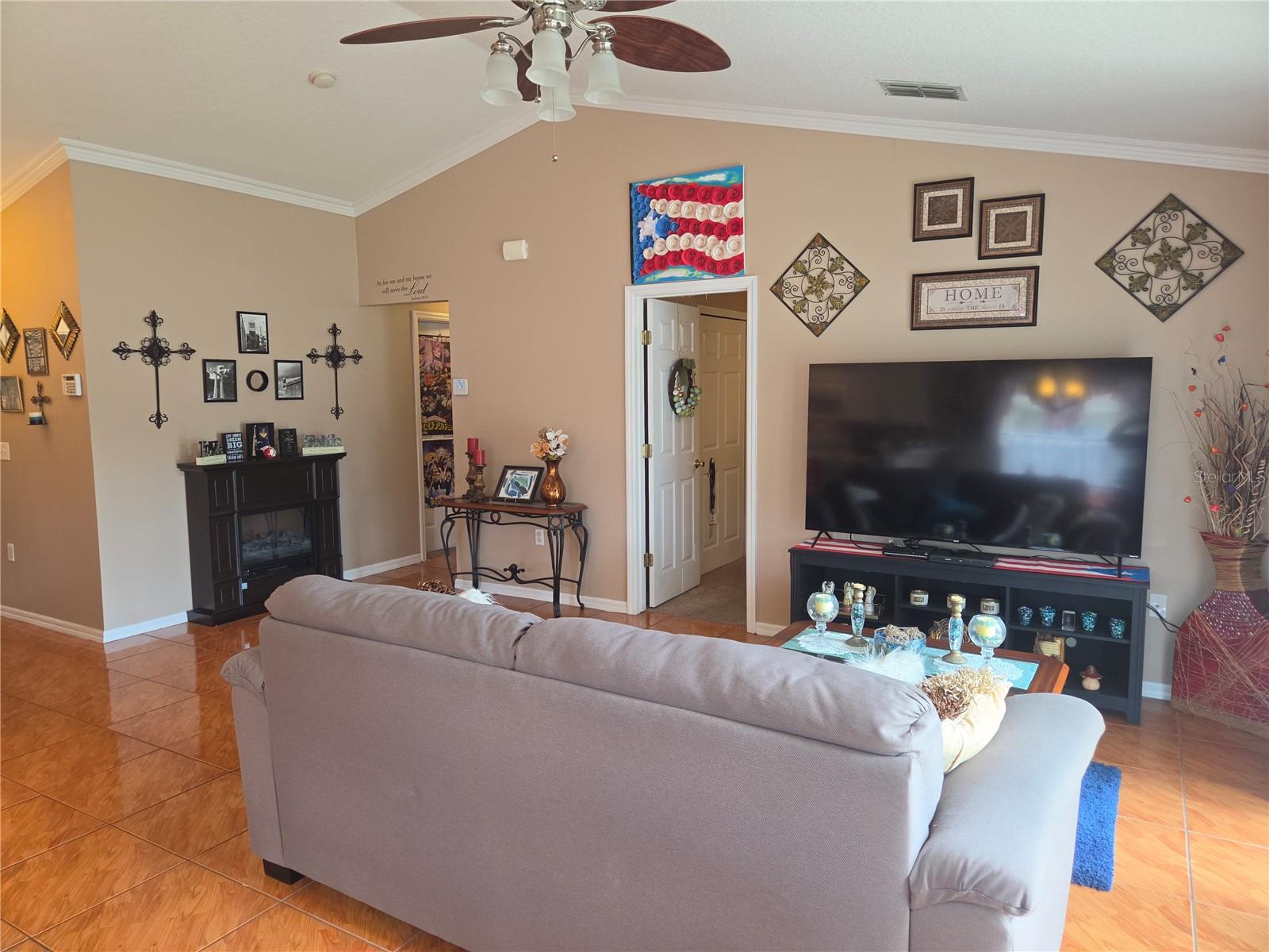 Image 7 of 18 For 447 Lark Court