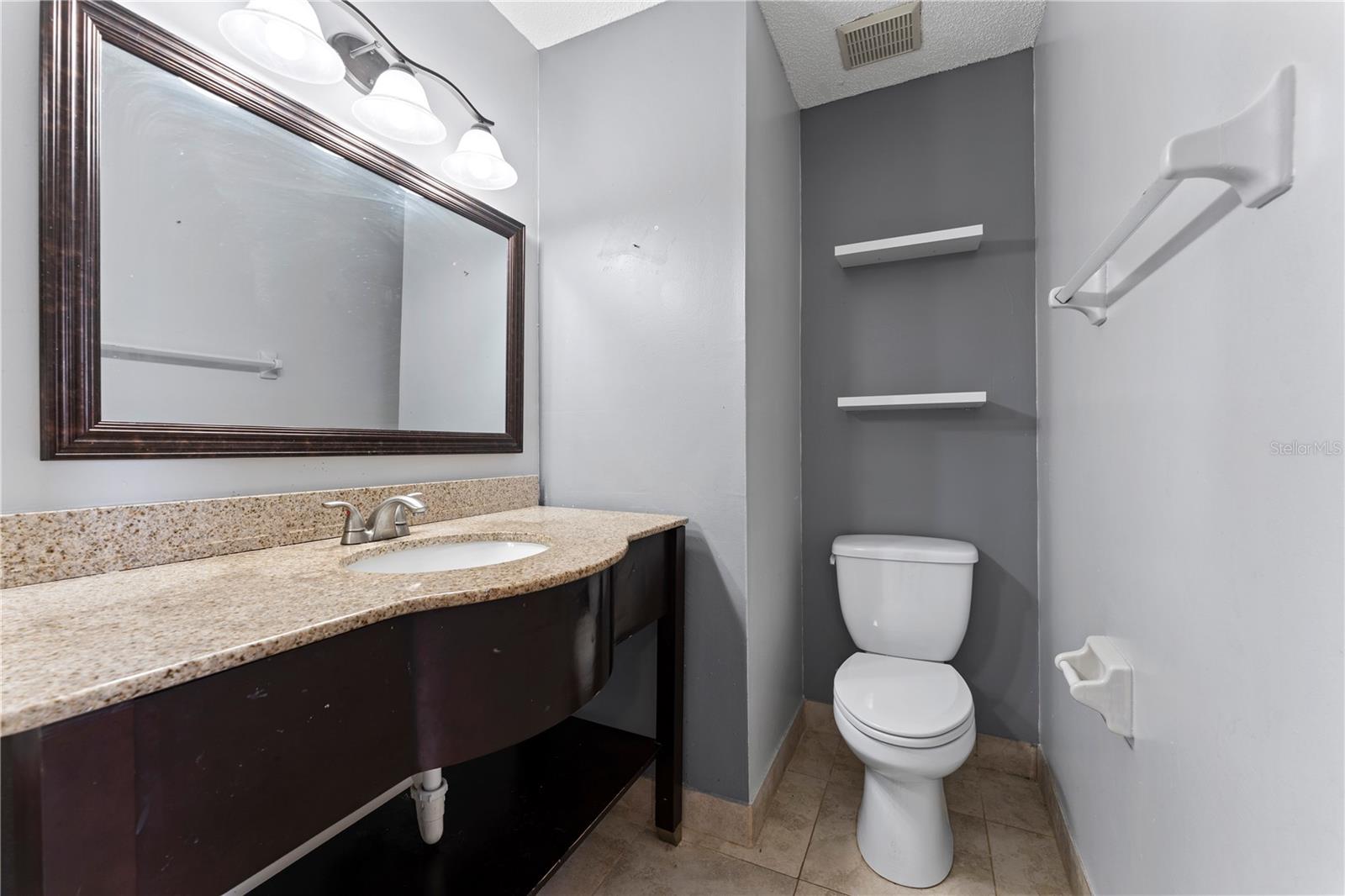 Image 13 of 34 For 5633 Marvell Avenue