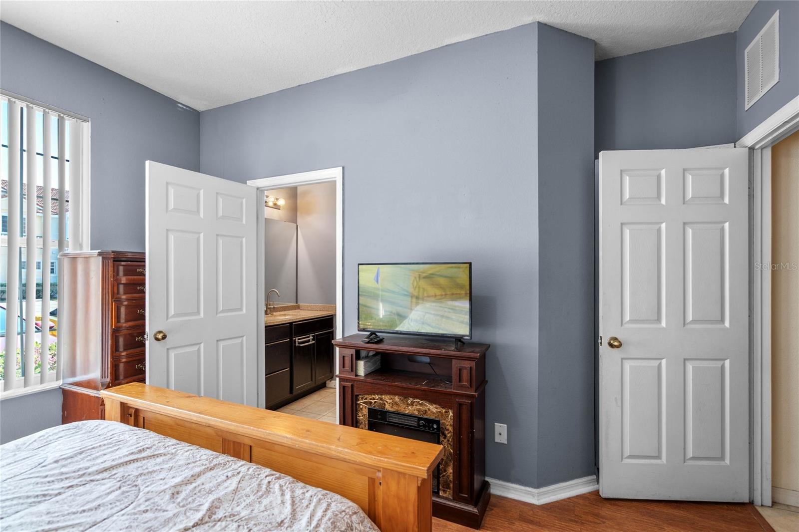 Image 11 of 28 For 4719 Hemingway House Street