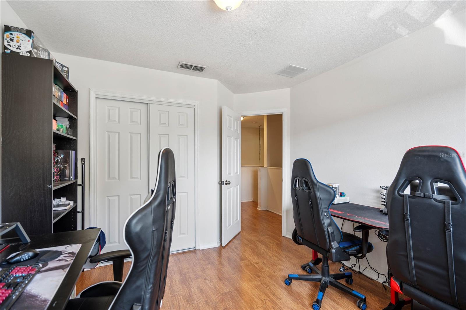 Image 17 of 28 For 4719 Hemingway House Street