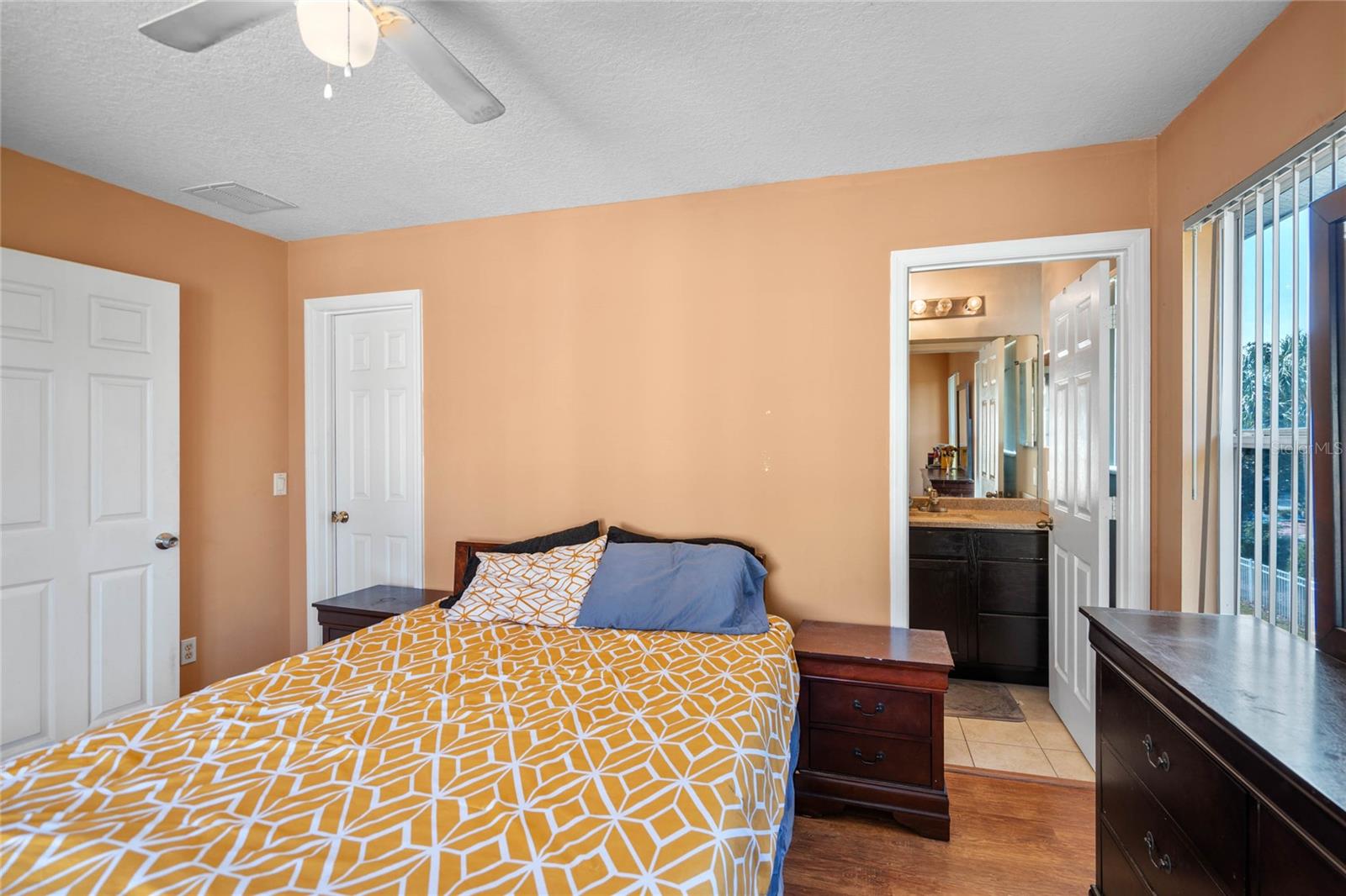 Image 19 of 28 For 4719 Hemingway House Street