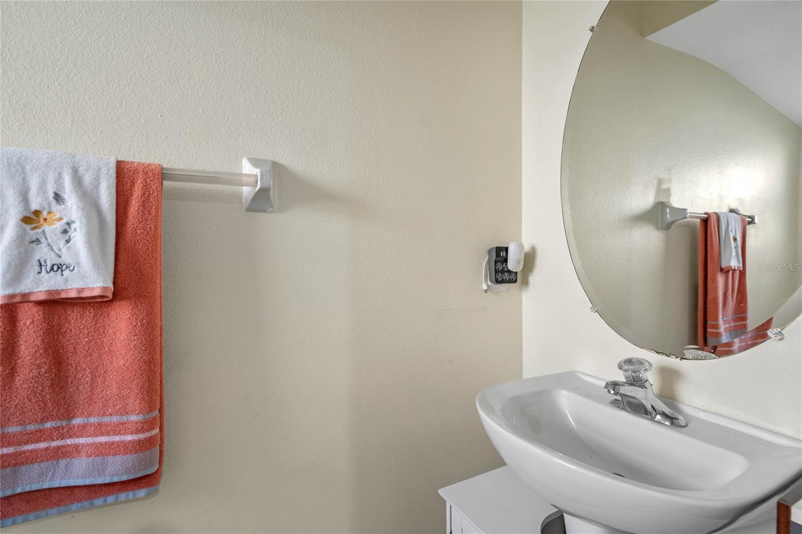 Image 21 of 28 For 4719 Hemingway House Street