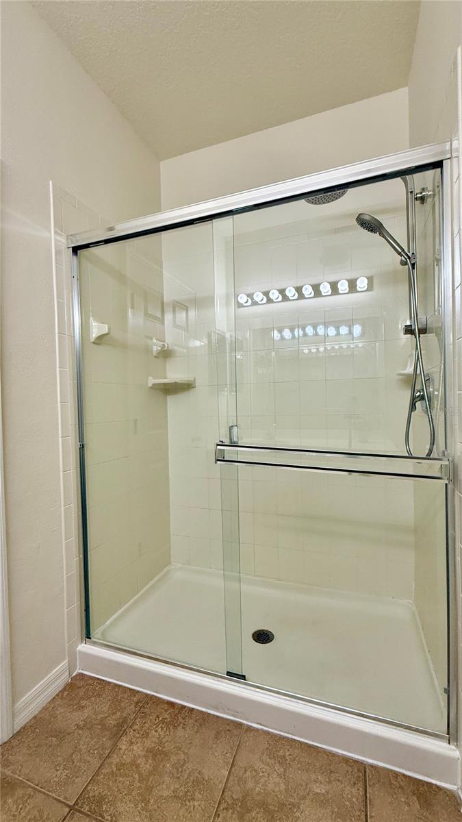 Image 16 of 38 For 2831 Oakwater Drive 2831