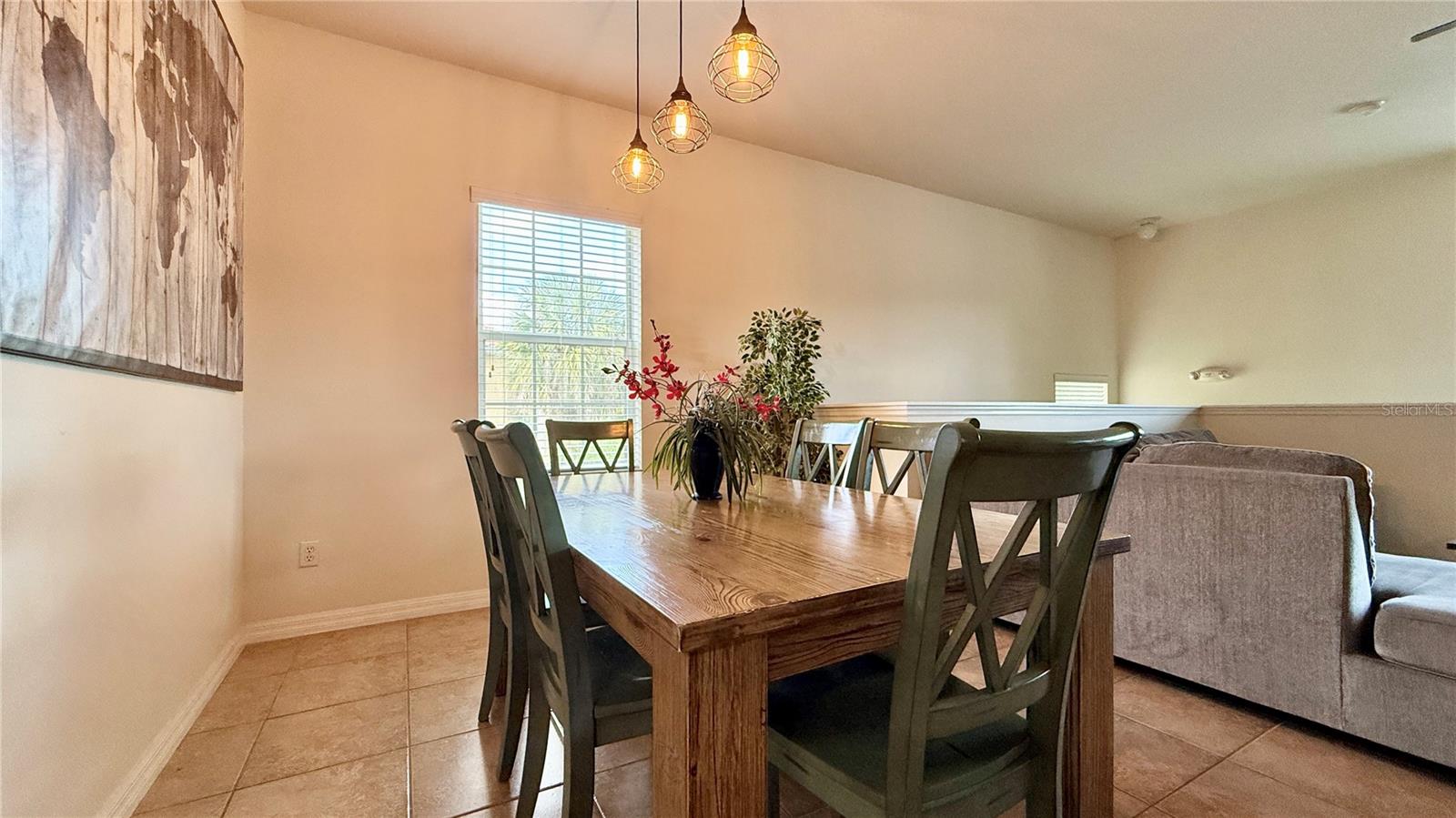 Image 7 of 38 For 2831 Oakwater Drive 2831
