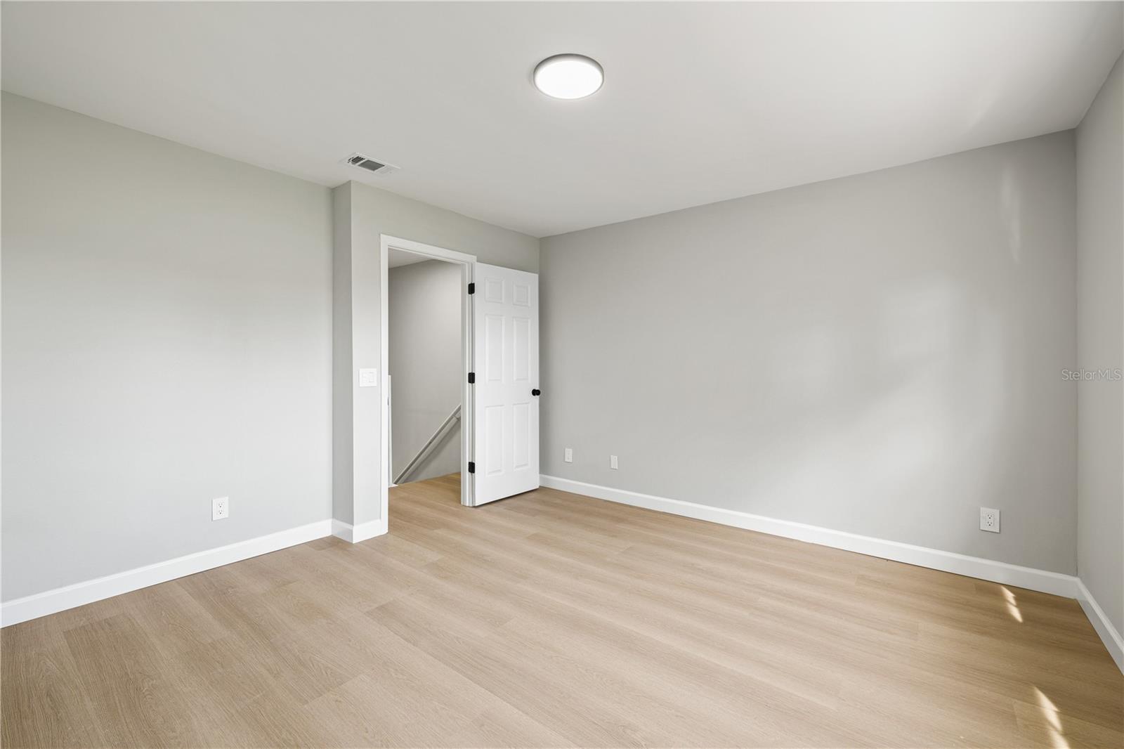 Image 26 of 51 For 2054 Waterleaf Street