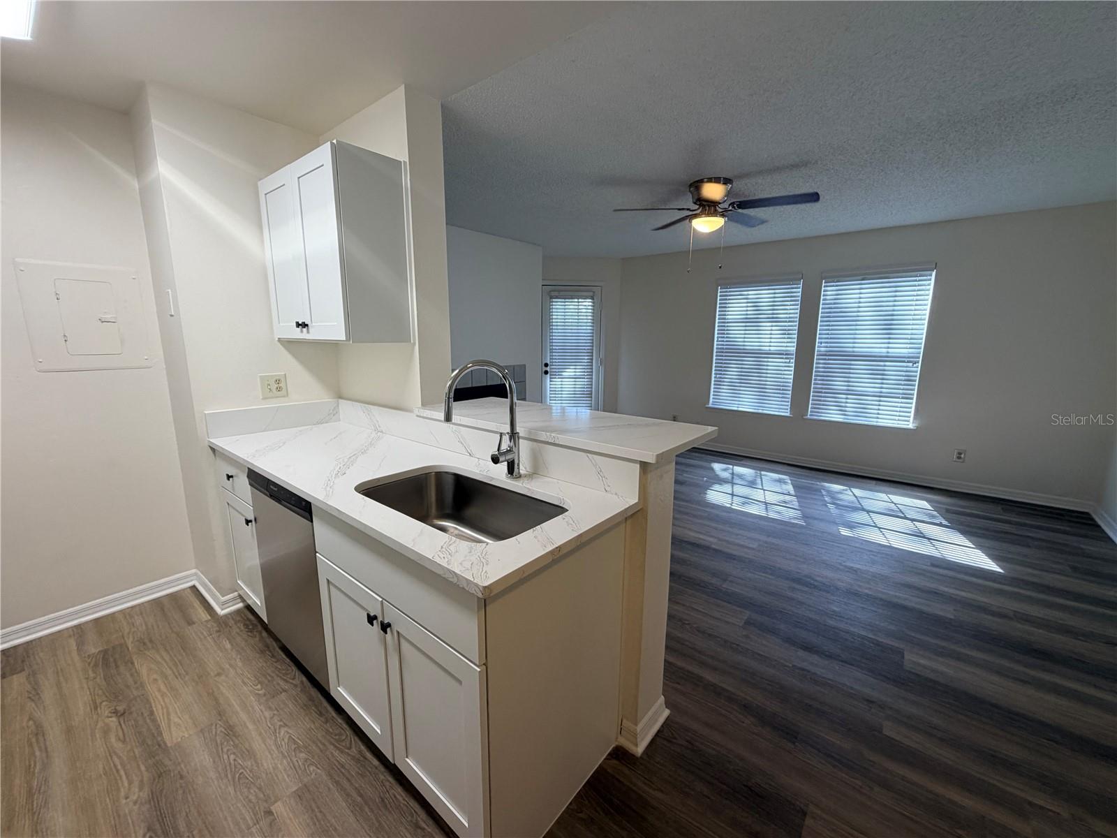 Image 9 of 20 For 5986 Westgate Drive 204