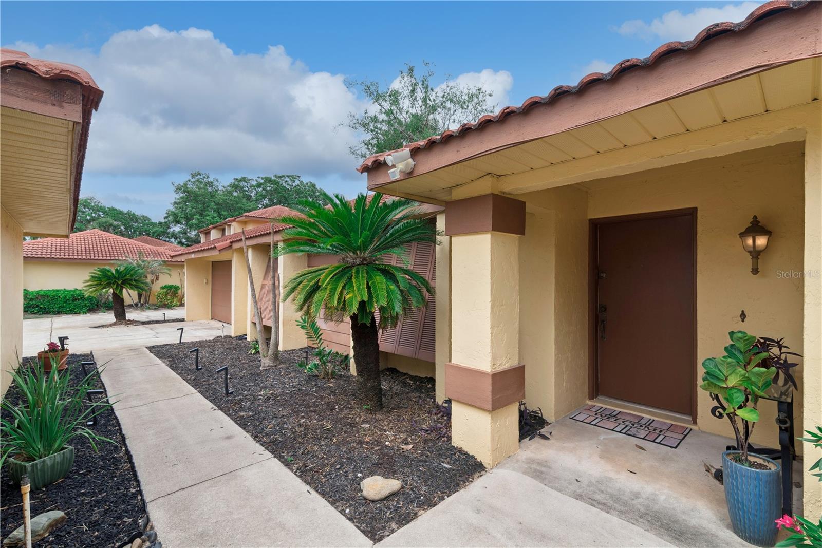 Image 2 of 35 For 5007 Nassau Circle 2