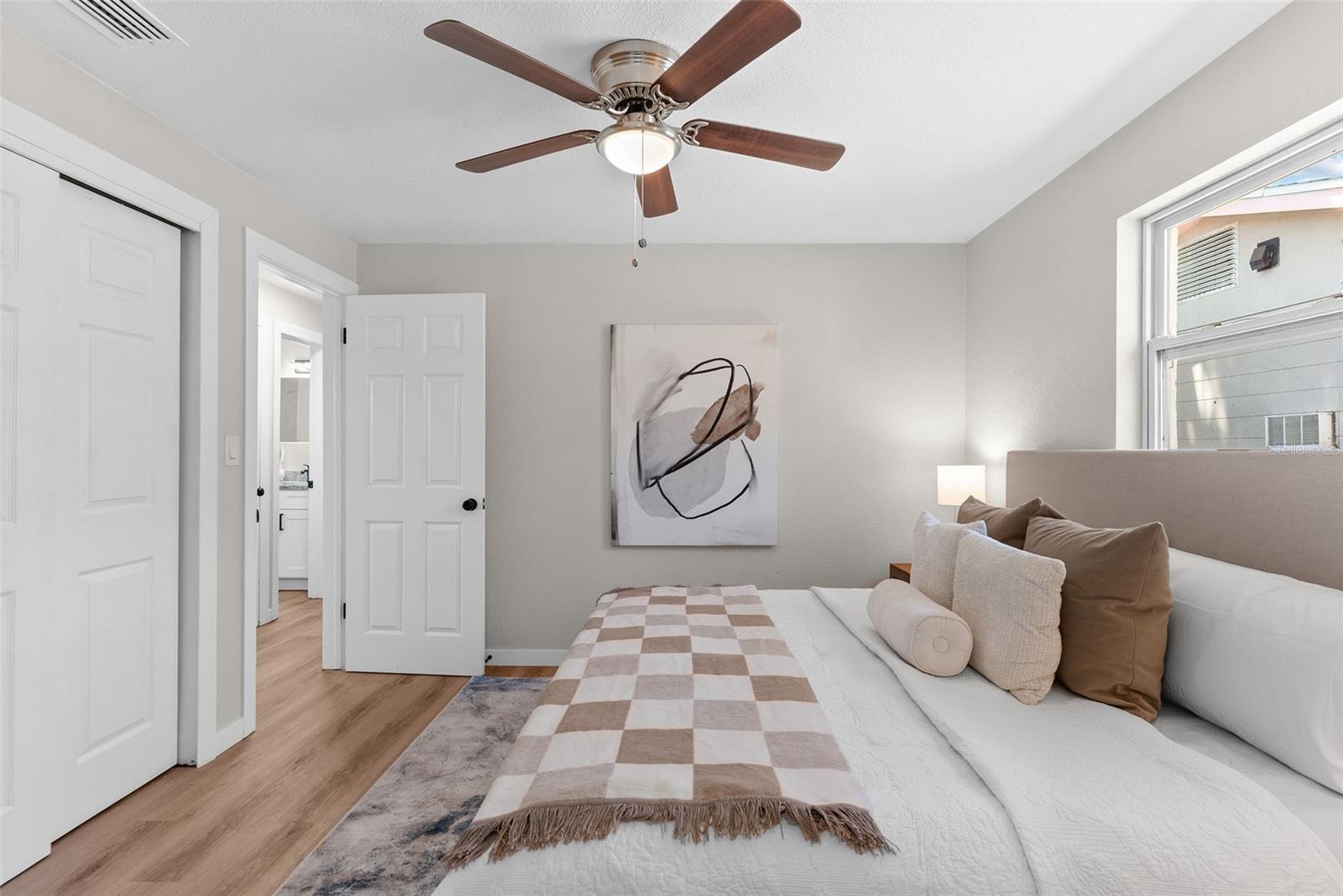 Image 15 of 35 For 2310 33rd Street S