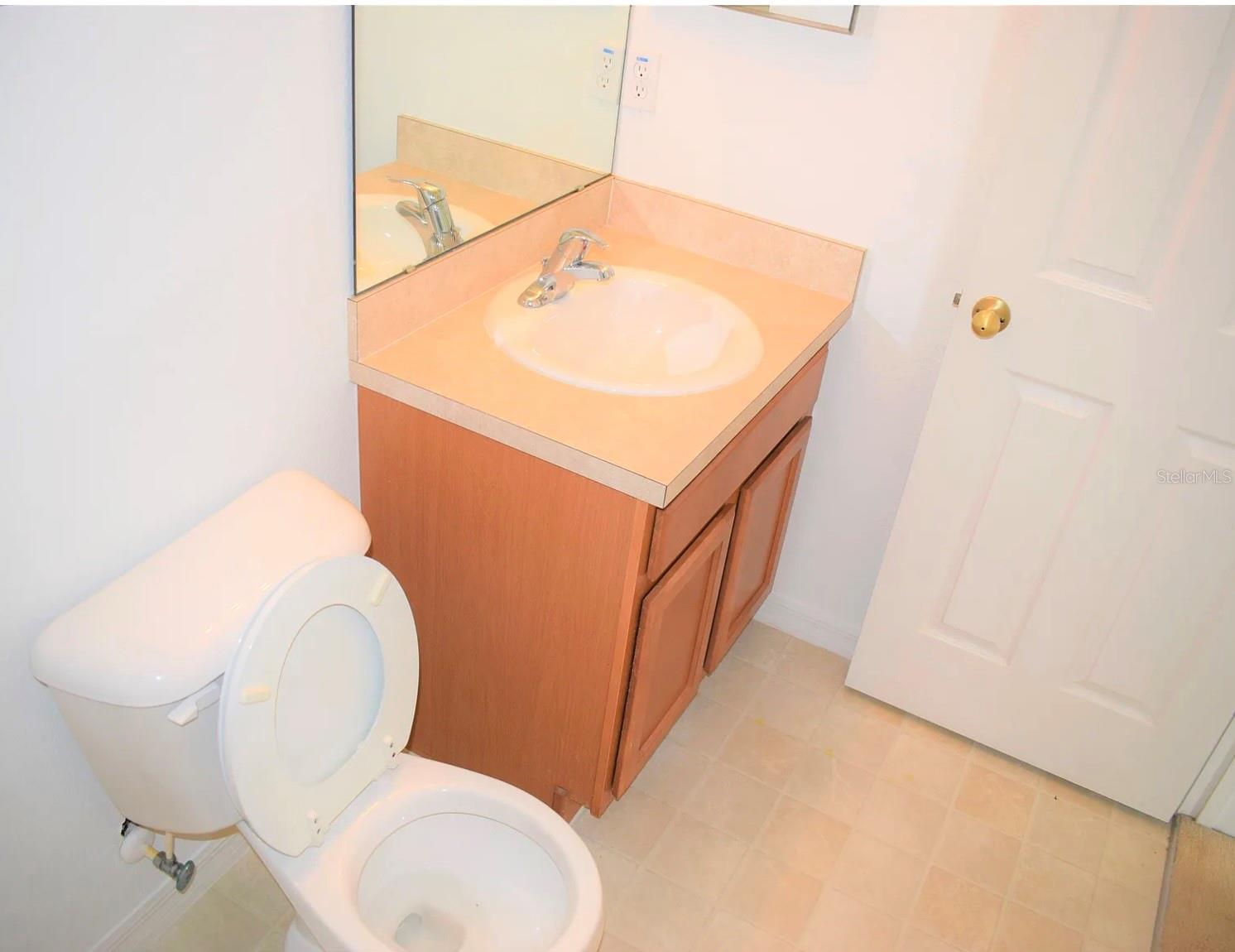 Image 19 of 25 For 521 Cresting Oak Circle 76