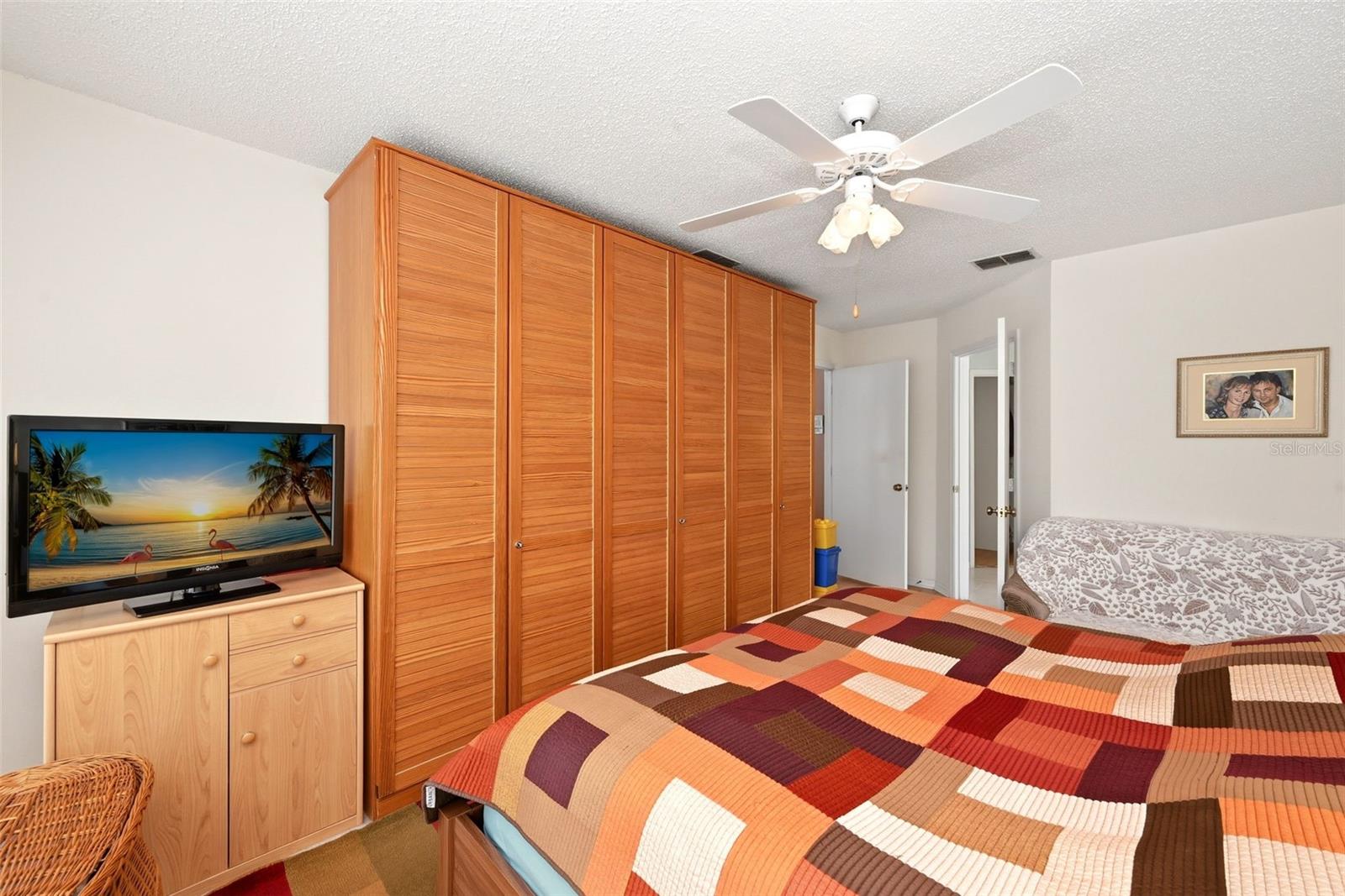 Image 34 of 58 For 8412 Fort Thomas Way