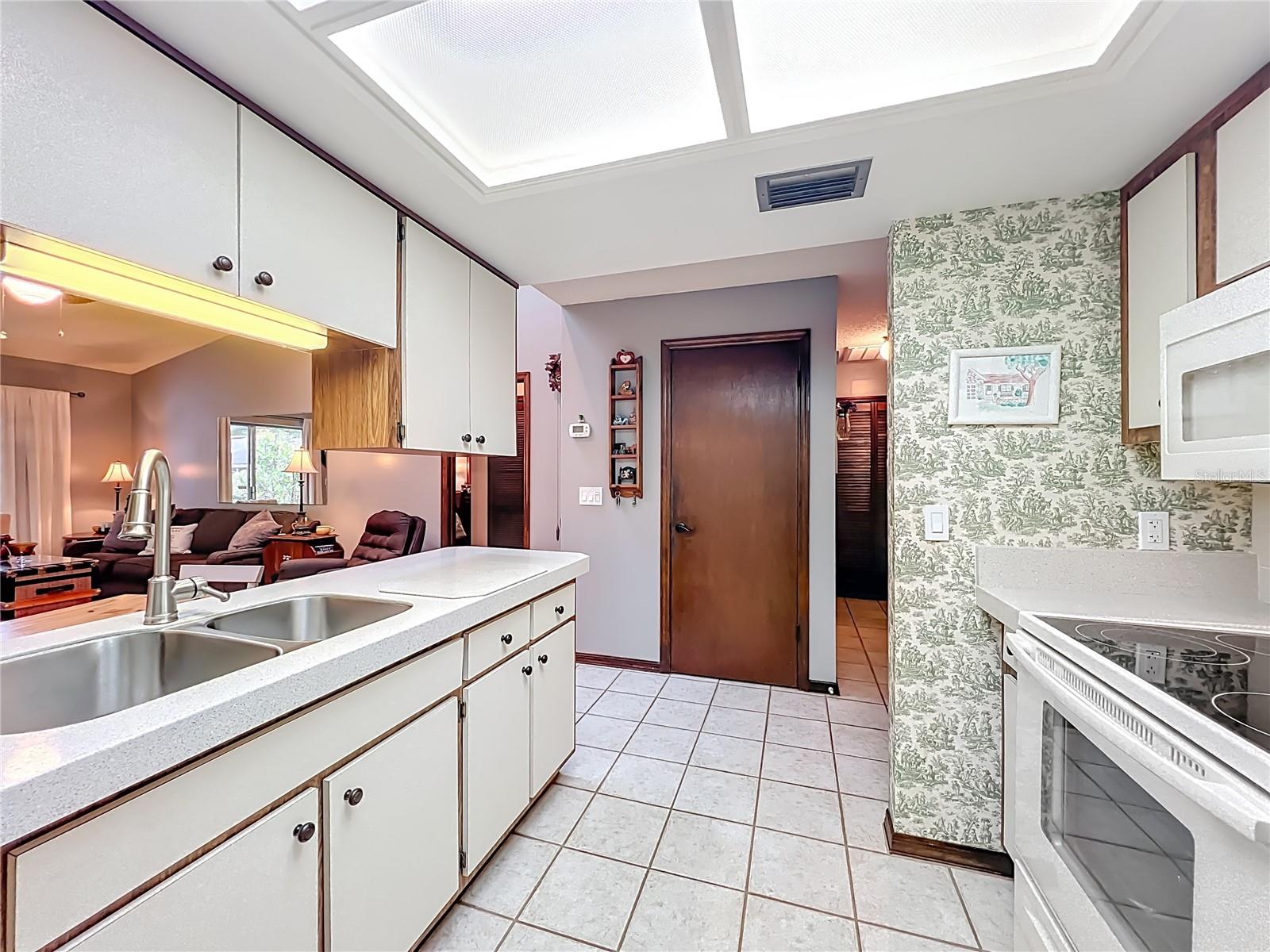 Image 16 of 38 For 5143 Lazy Oaks Drive 5143