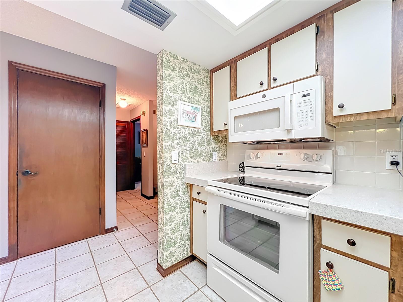 Image 17 of 38 For 5143 Lazy Oaks Drive 5143