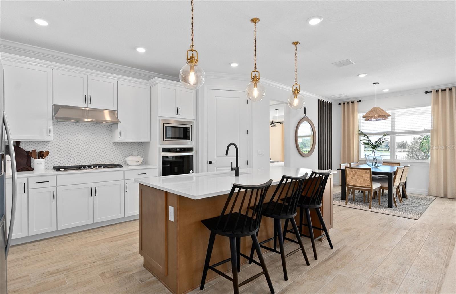 Image 14 of 53 For 10305 Park Estates Avenue