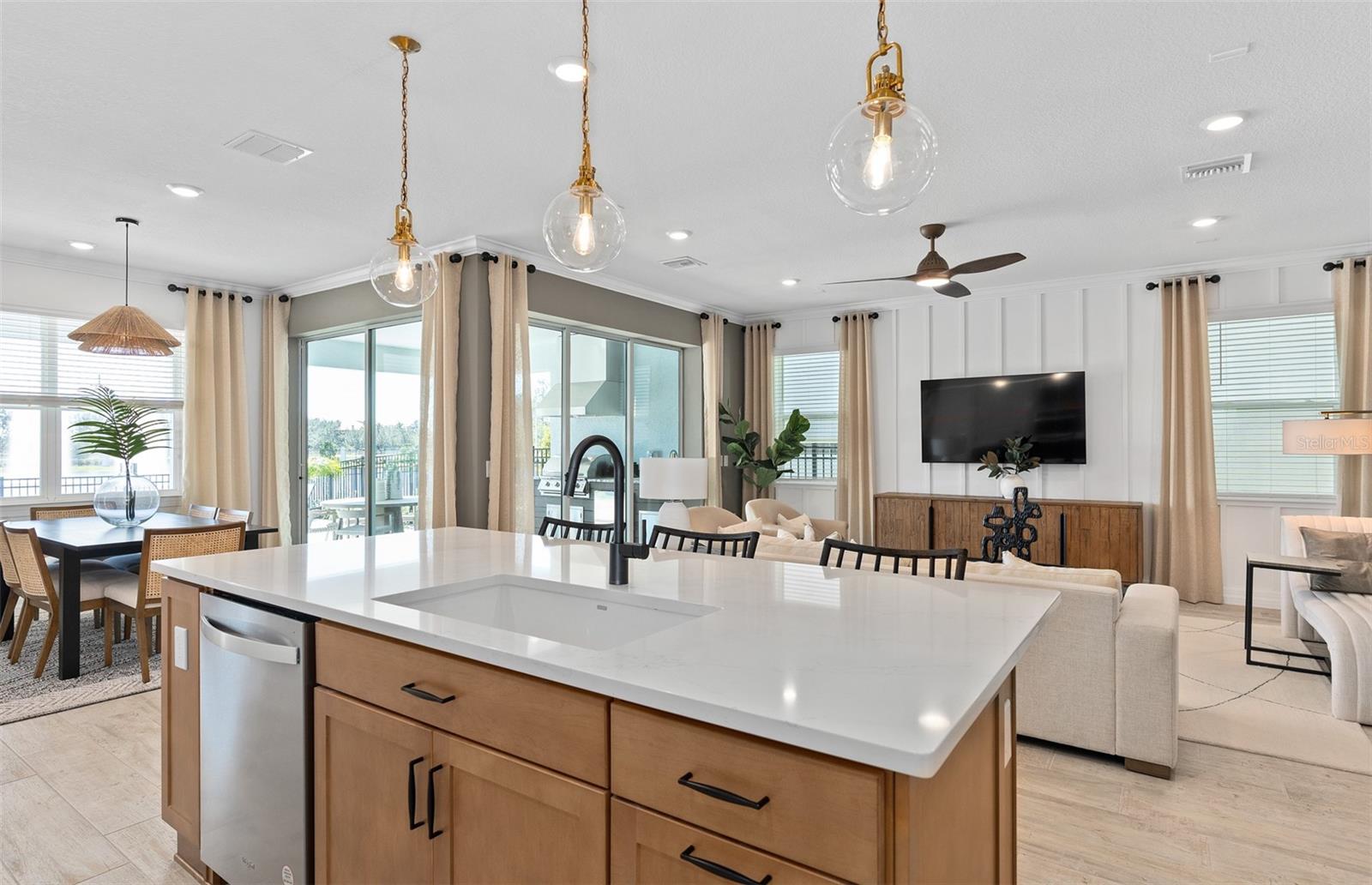 Image 16 of 53 For 10305 Park Estates Avenue