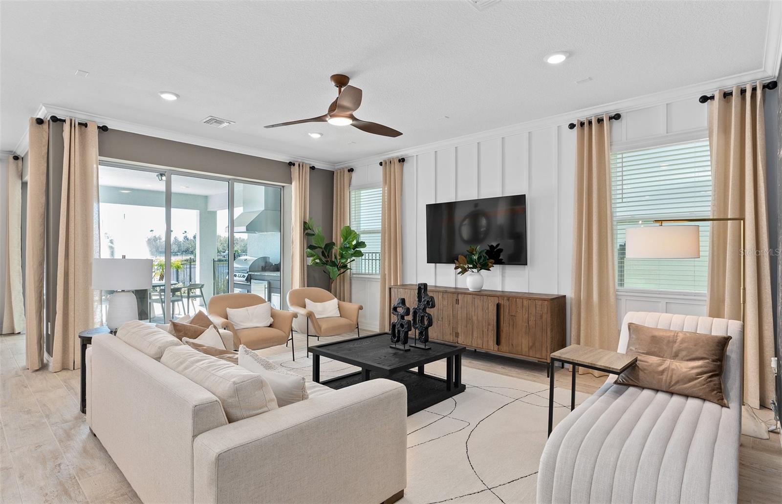 Image 24 of 53 For 10305 Park Estates Avenue