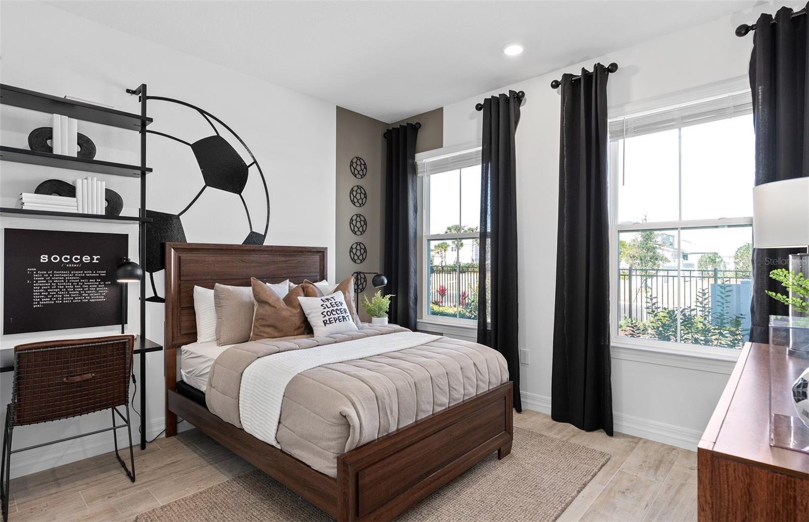 Image 37 of 53 For 10305 Park Estates Avenue