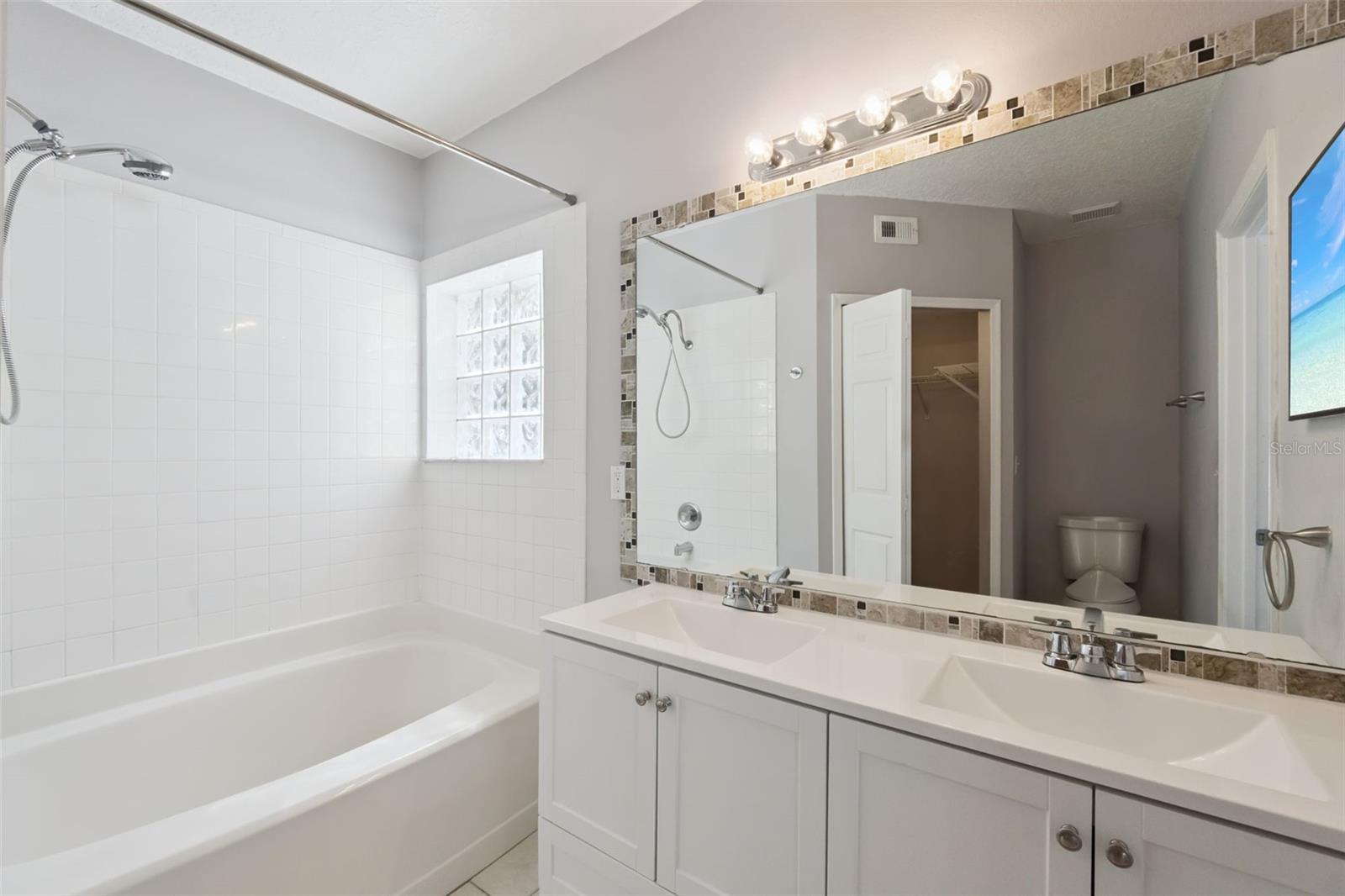 Image 17 of 37 For 4350 Boca Woods Dr