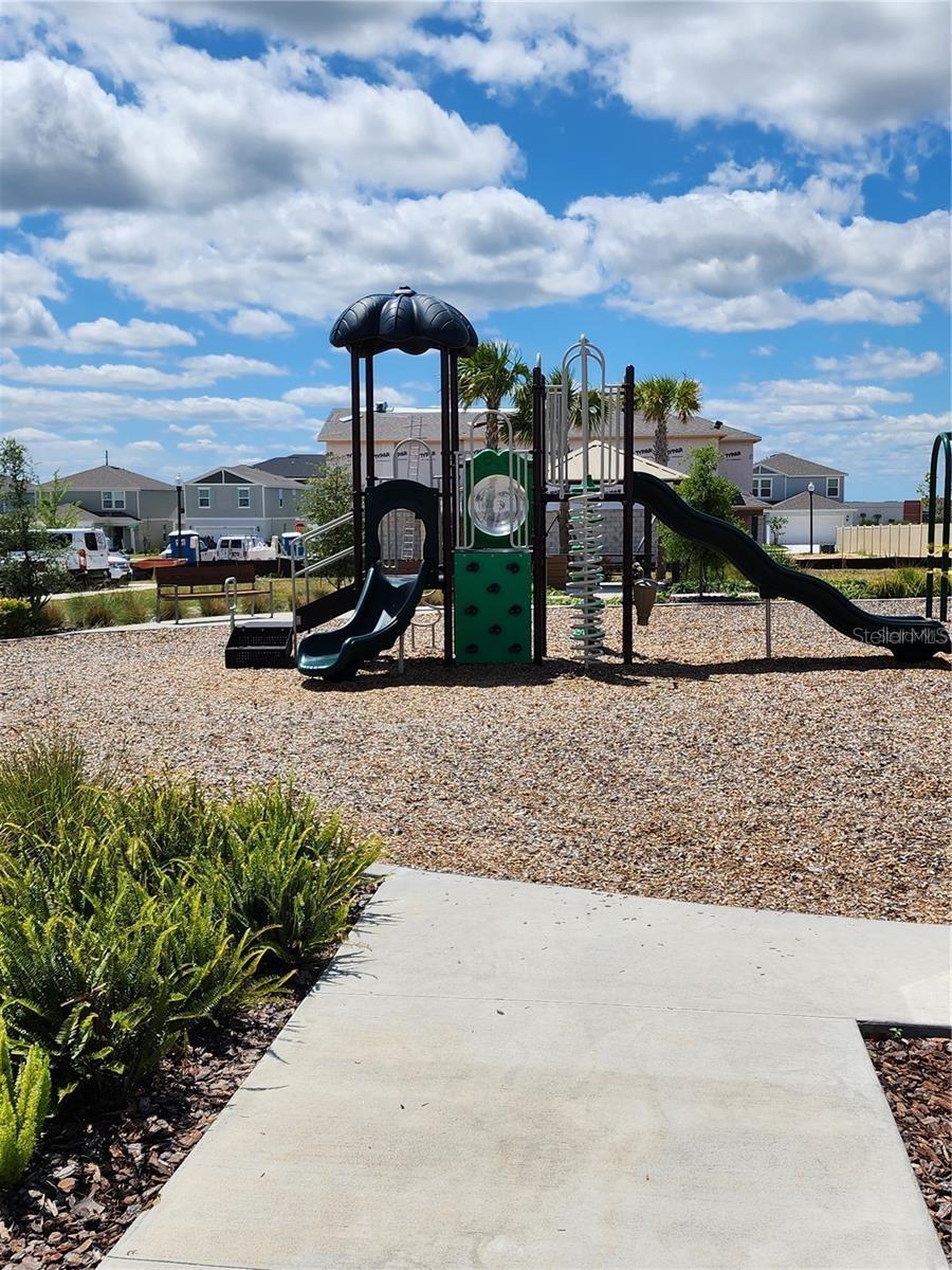 Image 16 of 19 For 2714 Fetching Trail