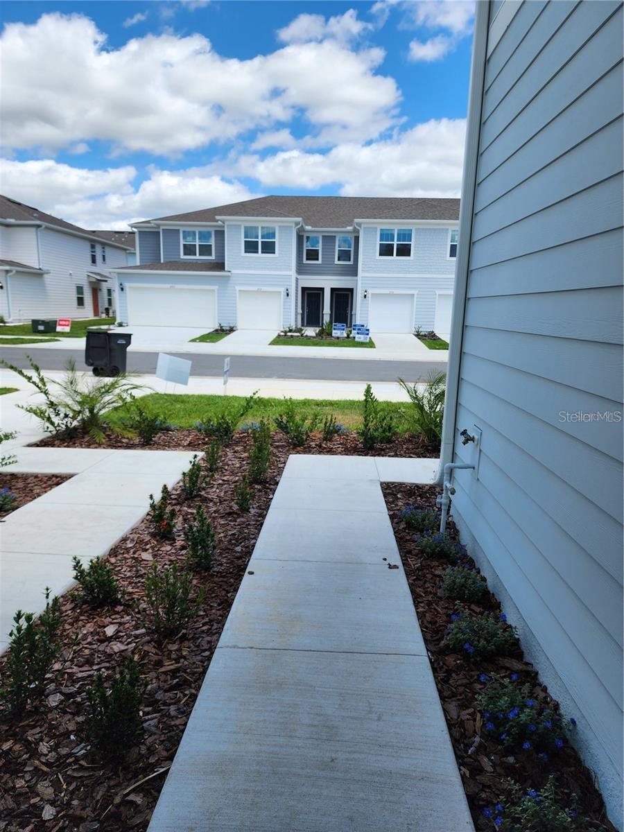 Image 2 of 19 For 2714 Fetching Trail