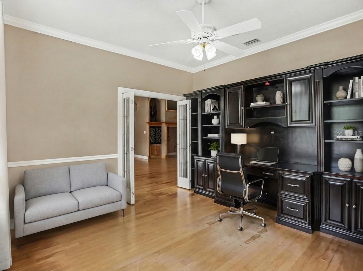 Image 11 of 50 For 609 Statenville Court