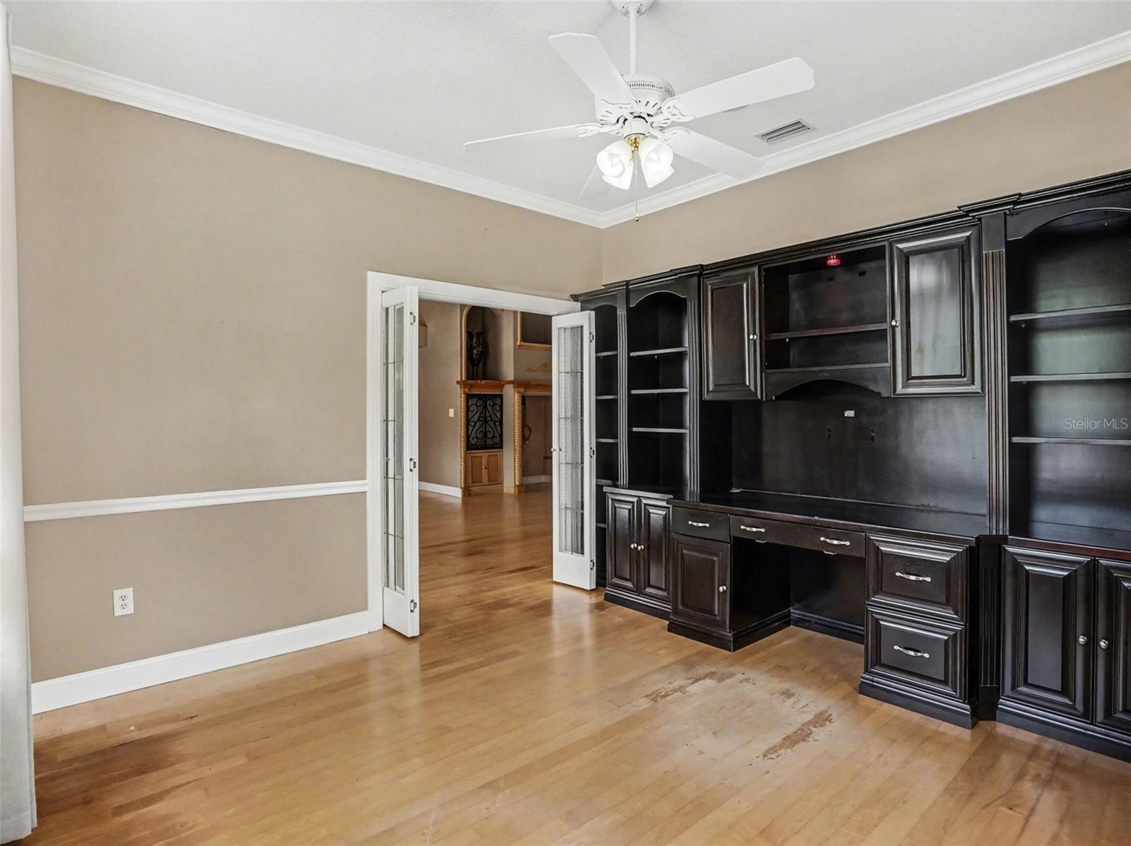 Image 12 of 50 For 609 Statenville Court