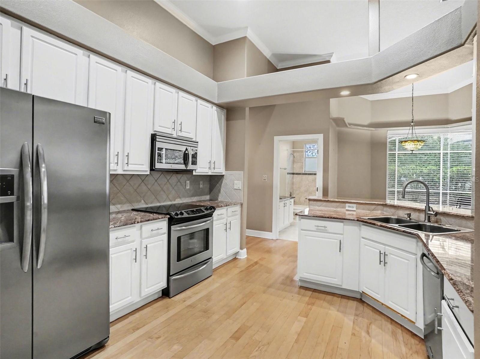 Image 14 of 50 For 609 Statenville Court