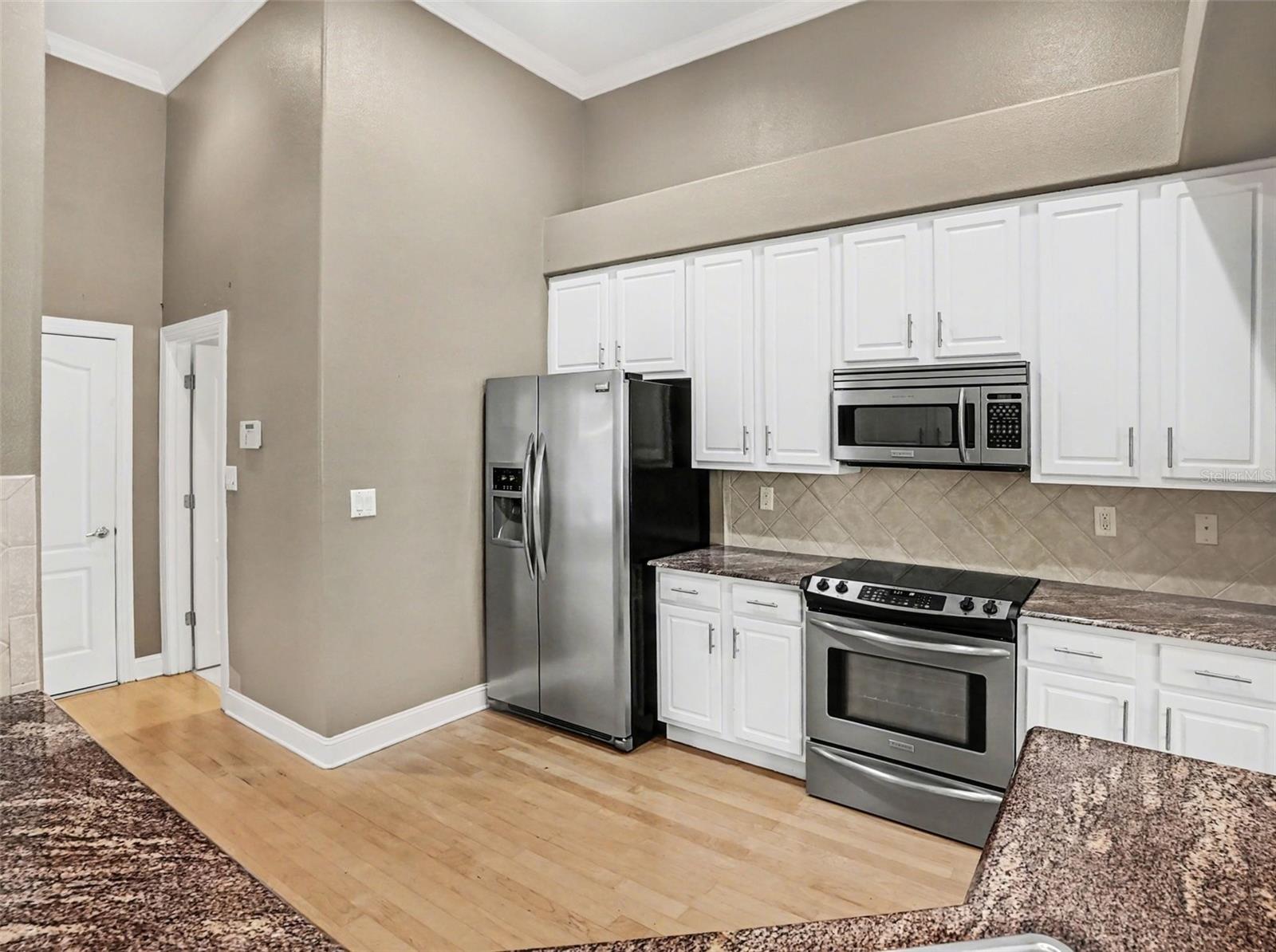 Image 16 of 50 For 609 Statenville Court