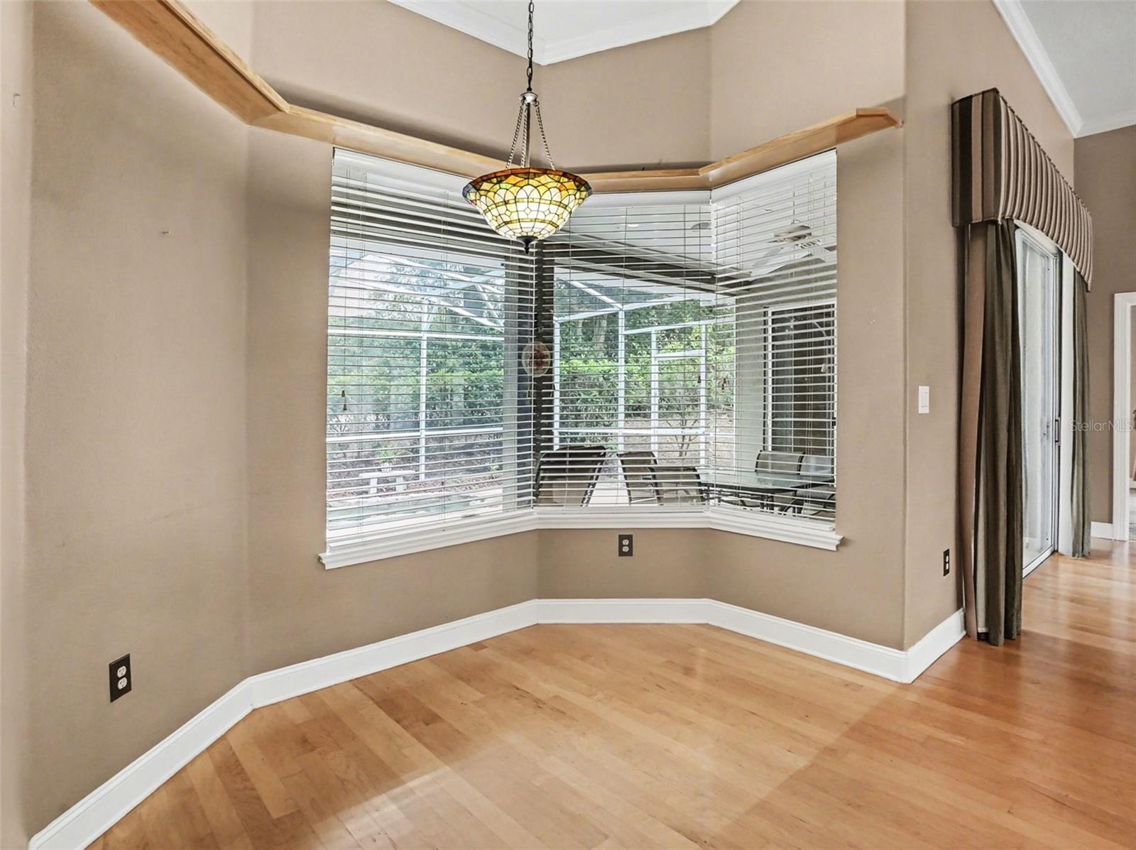 Image 18 of 50 For 609 Statenville Court