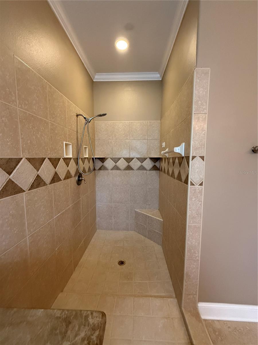 Image 26 of 50 For 609 Statenville Court