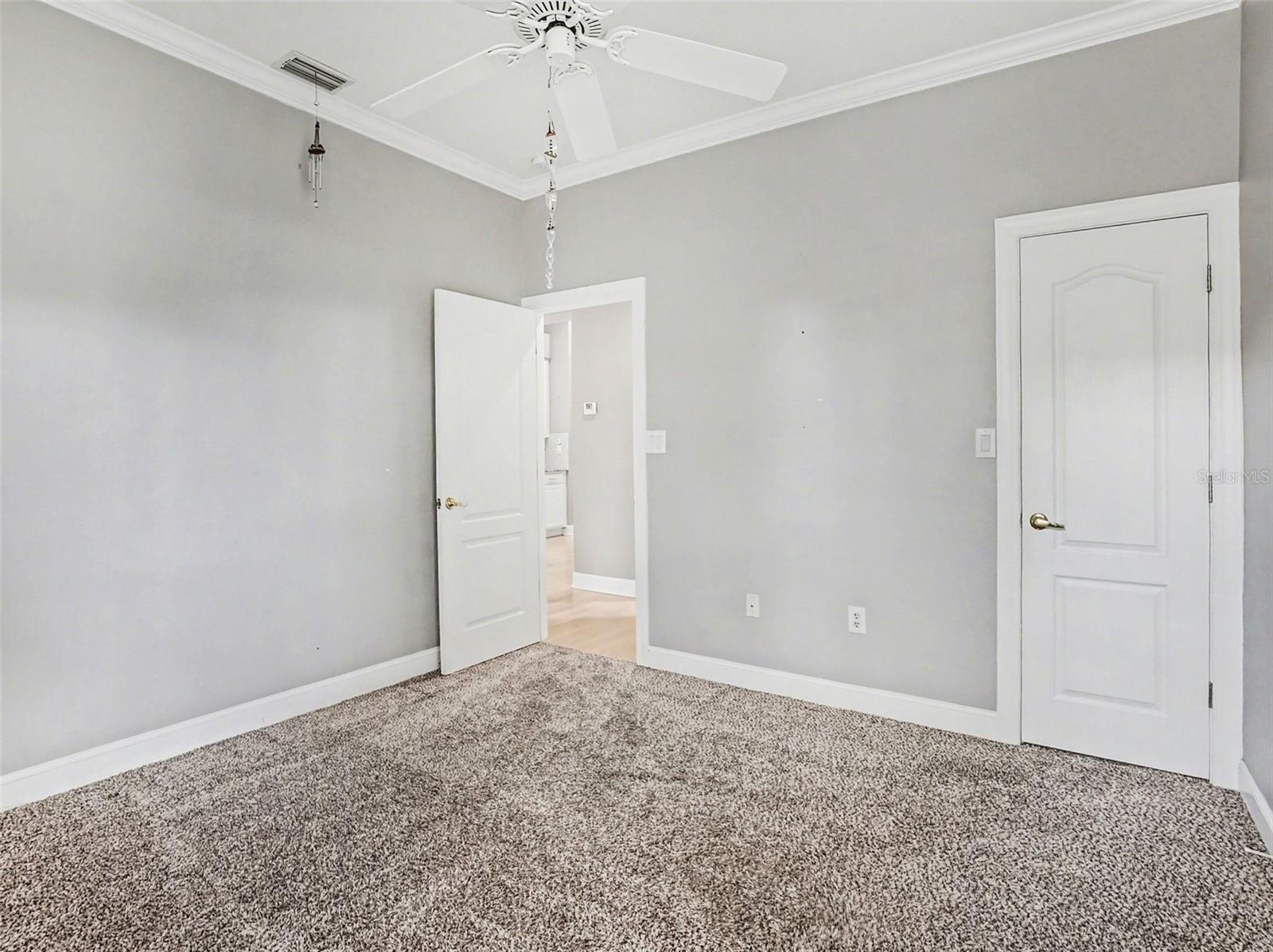 Image 29 of 50 For 609 Statenville Court