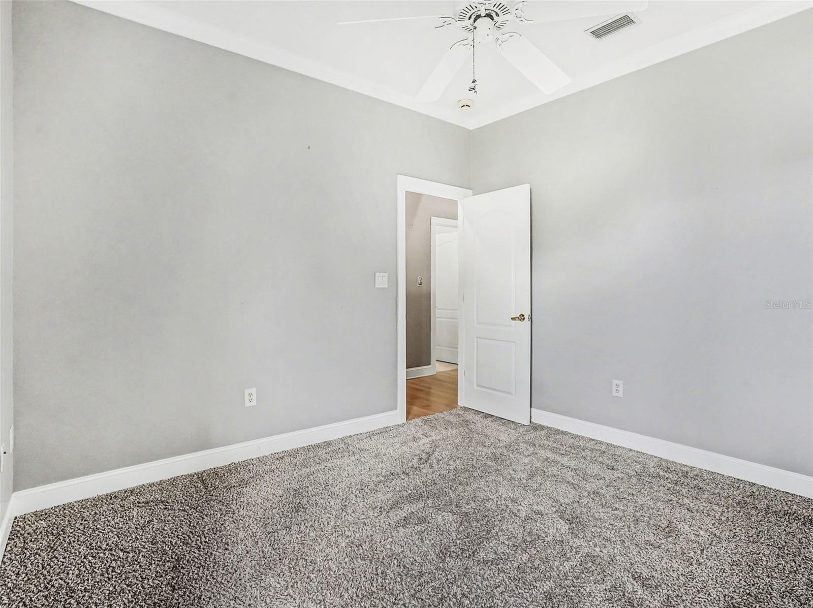 Image 34 of 50 For 609 Statenville Court