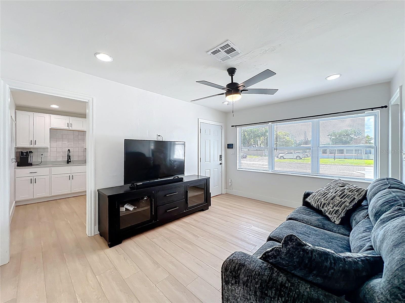 Image 6 of 23 For 1523 Silver Star Road