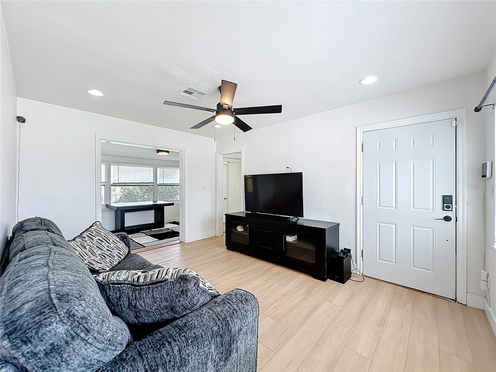 Image 7 of 23 For 1523 Silver Star Road