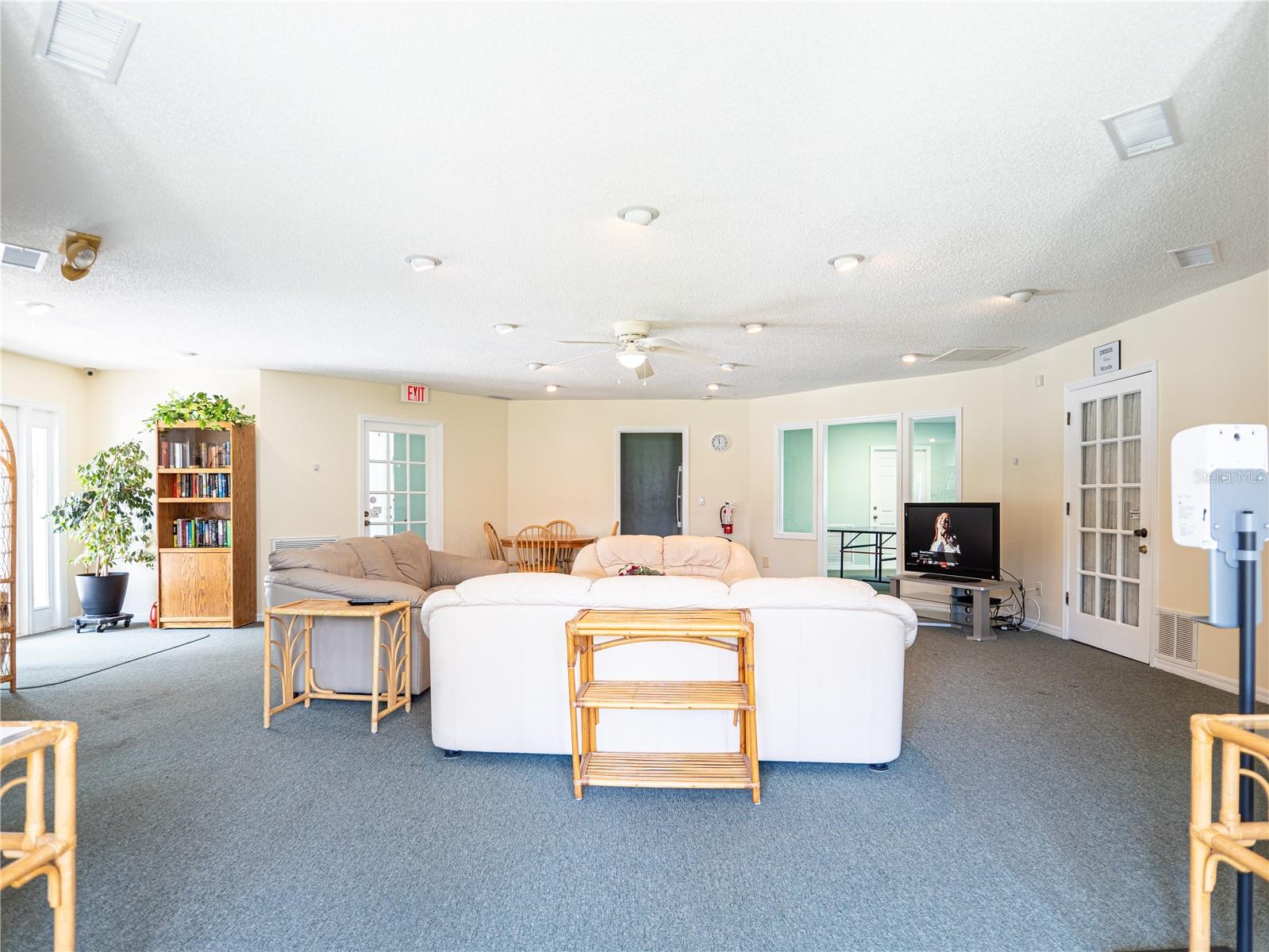 Image 33 of 44 For 101 Bent Tree Drive 75