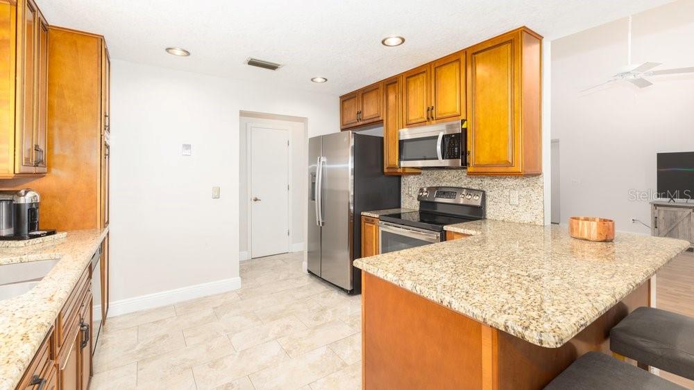 Image 10 of 29 For 11976 Ottawa Avenue