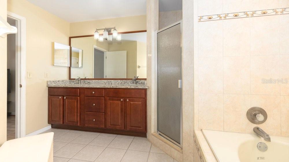 Image 19 of 29 For 11976 Ottawa Avenue