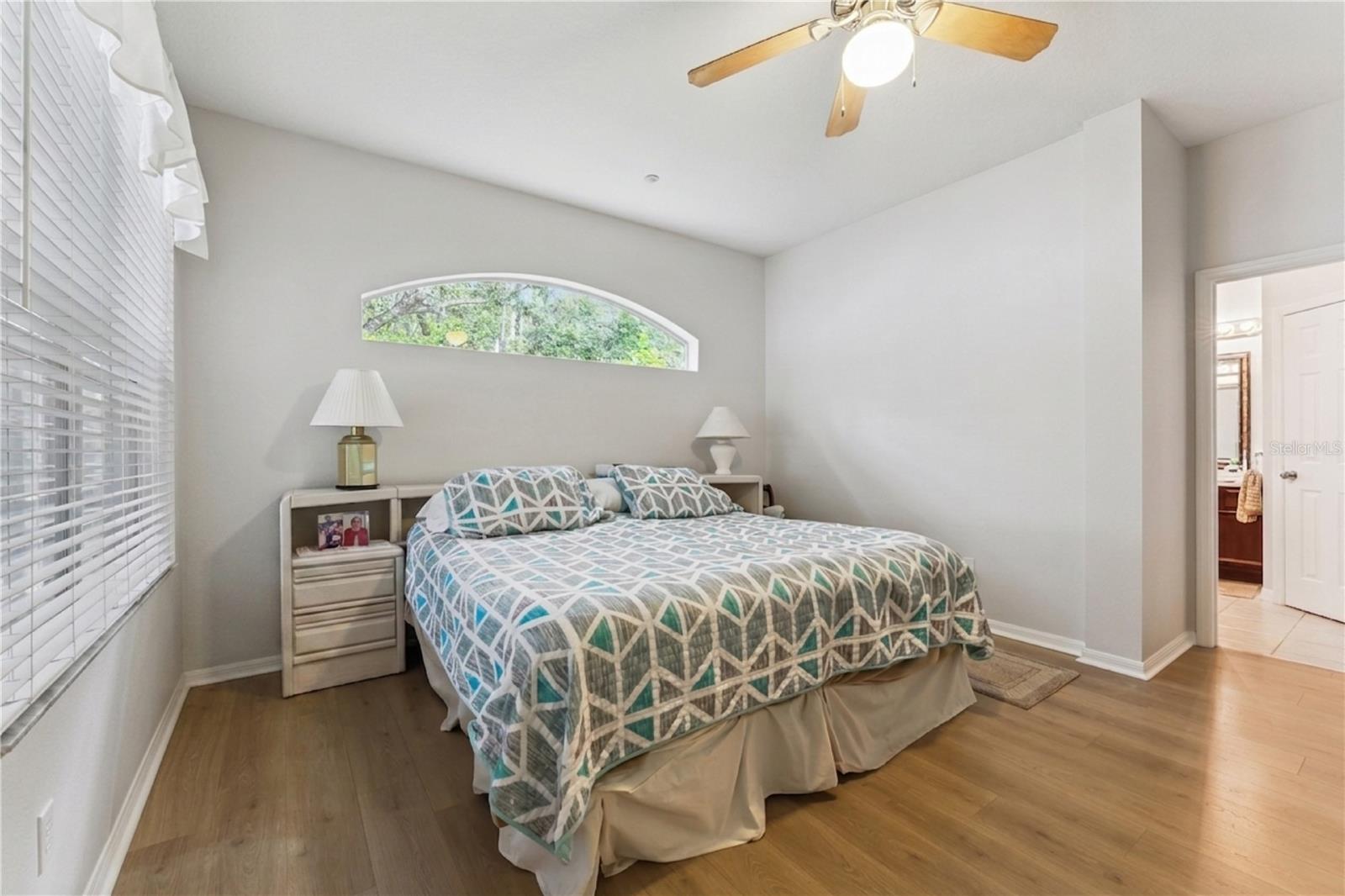 Image 13 of 27 For 9885 Leland Drive