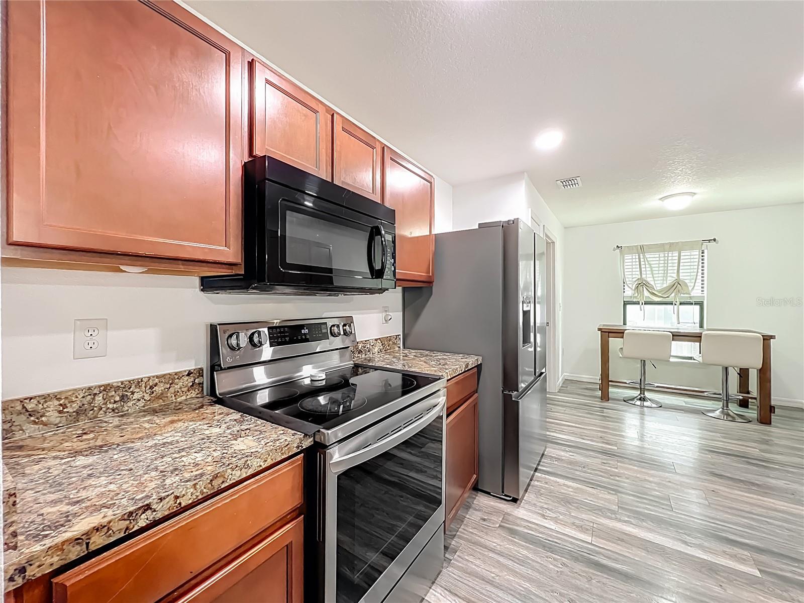 Image 3 of 19 For 2395 Bracknell Forest Trl