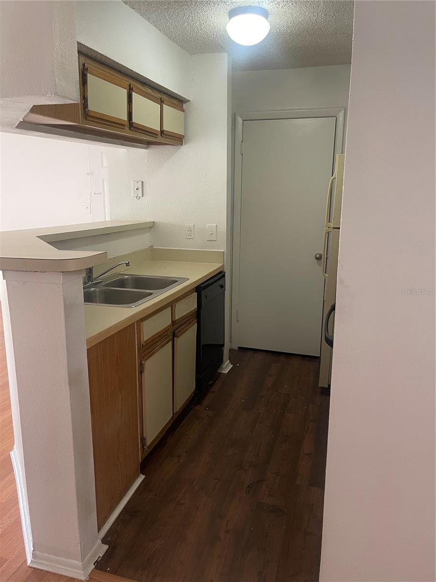 Image 4 of 15 For 249 Afton Square 107