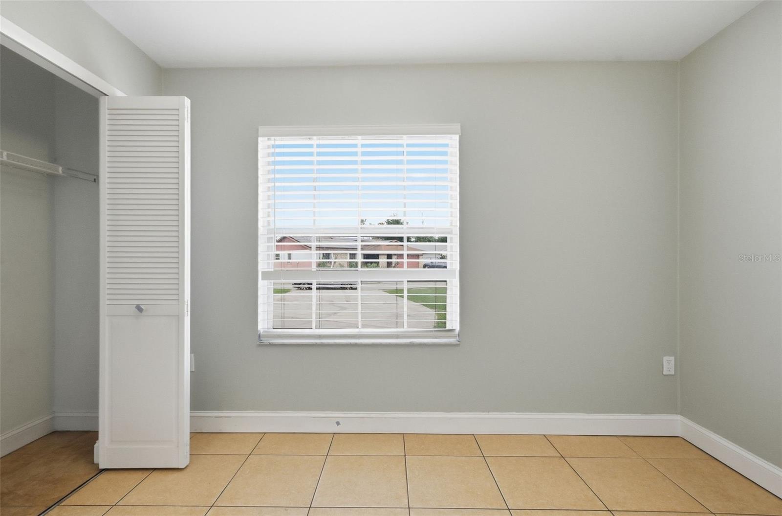 Image 16 of 31 For 2762 Myakka Drive