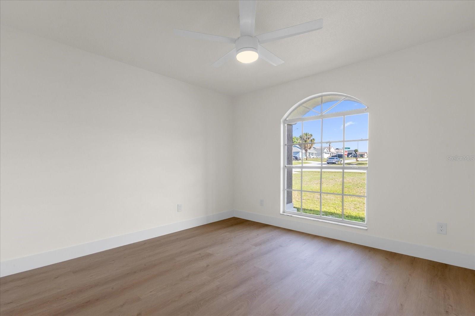 Image 19 of 27 For 14602 Pine Forest Court